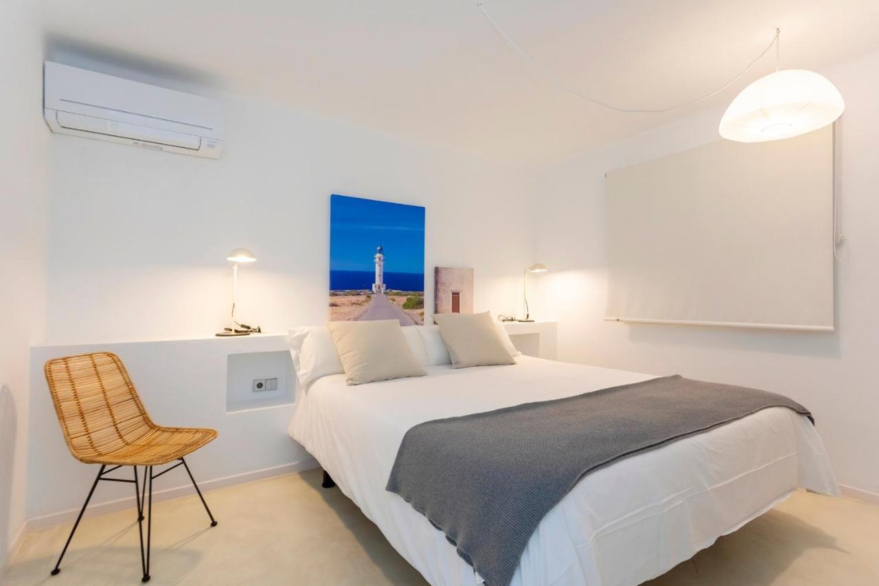 Apartamentos Roca Plana Es Pujols Esterno foto