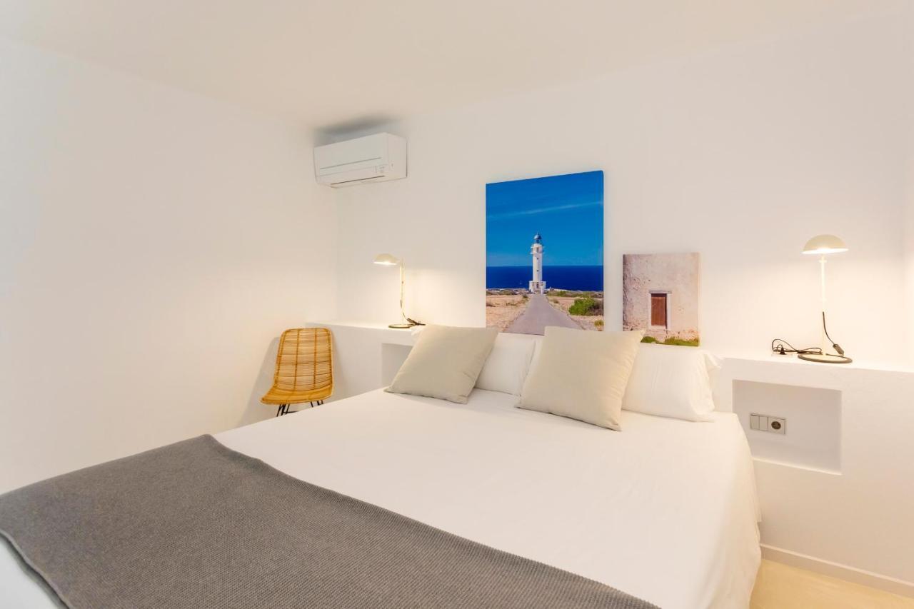 Apartamentos Roca Plana Es Pujols Esterno foto